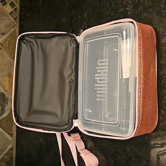 Wildkin Pink Glittery Lunchbox - Picture 7 of 7